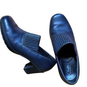 Clarks Bendables Thoughtful Q Navy Leather Shoes Women's Pumps Size 7 Block Heel